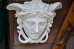 groot Medusa hoofd, Ophalen