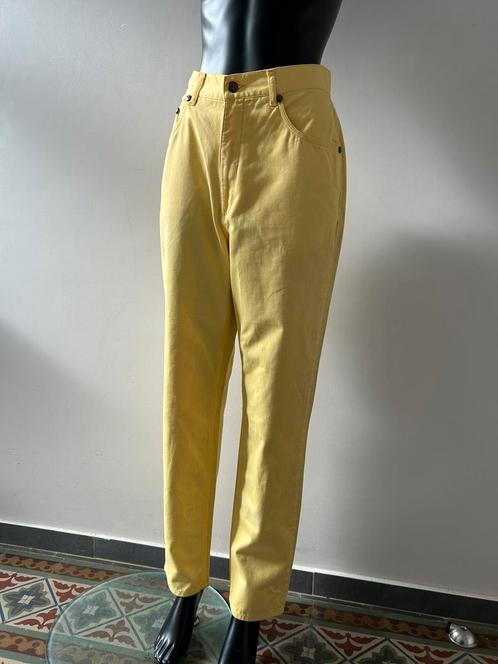 Louis Féraud jeans pantalon toile jaune fr42, Vêtements | Femmes, Jeans, Comme neuf, W30 - W32 (confection 38/40)