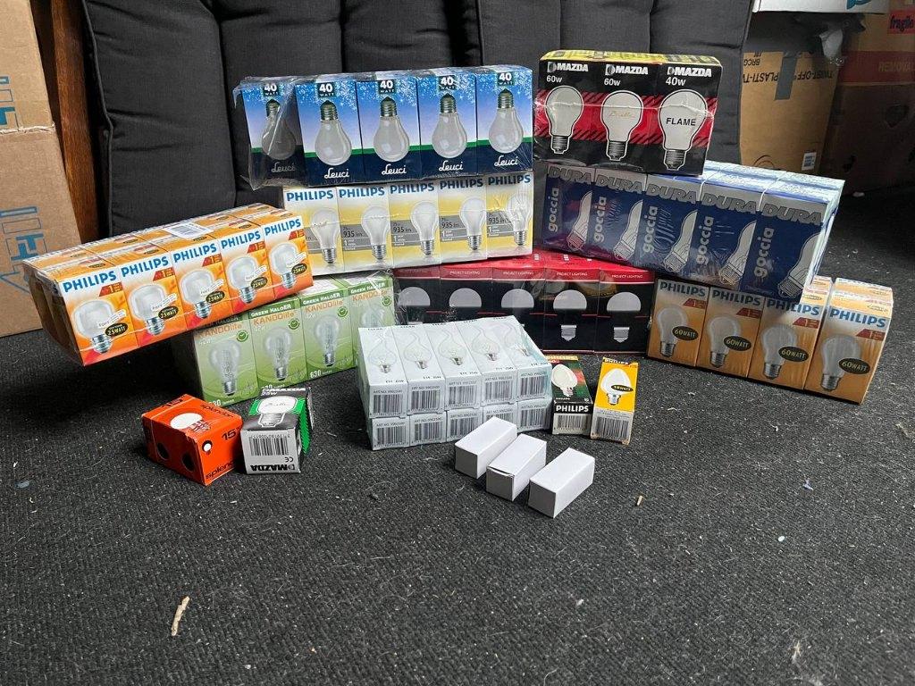 Uitzoeken! Nieuwe gloeilampen, peertjes, kaarsjes, bolletjes, Huis en Inrichting, 30 tot 60 watt, Gloeilamp, Nieuw, Standaar gloeilamp