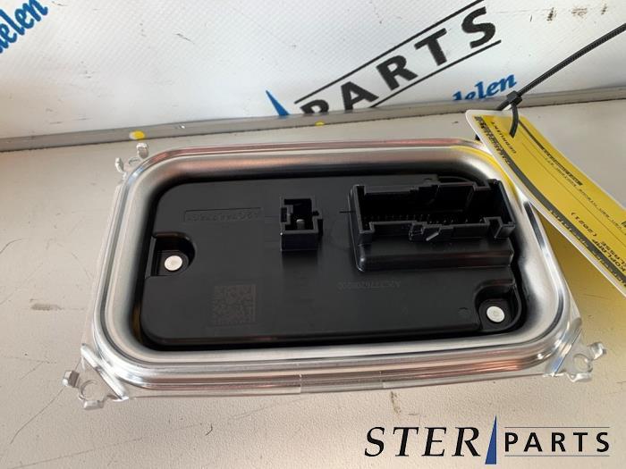 Module phare LED d'un Mercedes E-Klasse, Autos : Pièces & Accessoires, Éclairage, Mercedes-Benz, Utilisé, 3 mois de garantie, Enlèvement ou Envoi
