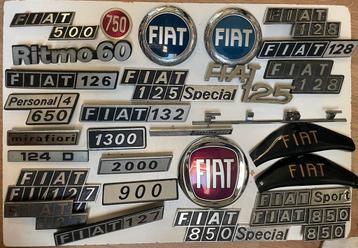 FIAT emblemen allerlei materialen, modellen en jaren beschikbaar voor biedingen