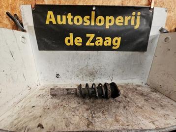 Schokdemperpoot links-achter van een Mini Paceman beschikbaar voor biedingen
