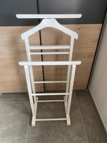 Kledinghouder (dressboy) beschikbaar voor biedingen