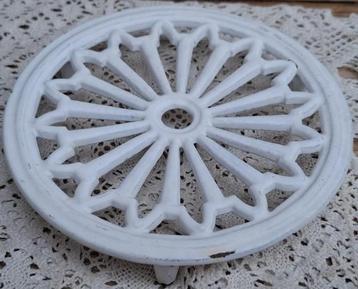 Klein Frans brocant rond gietijzeren onderzettertje beschikbaar voor biedingen