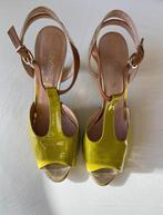 Sandalen VOLTAN mt 38,  met gouden biese, Ophalen, Zo goed als nieuw