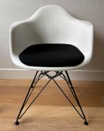 7 Vitra Eames DAR design stoelen productie 2020-2023, Huis en Inrichting, Stoelen, Ophalen of Verzenden, Zo goed als nieuw