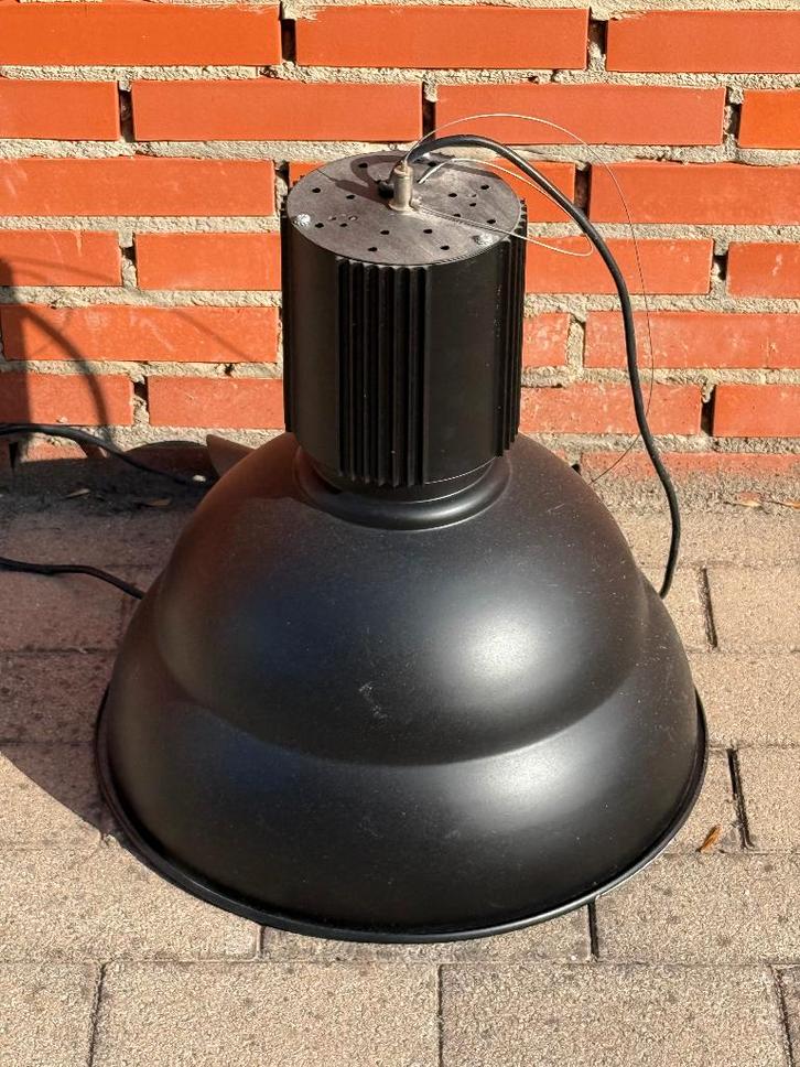 Grote industriële hanglampen – Zwart, Huis en Inrichting, Lampen | Hanglampen, Zo goed als nieuw, 50 tot 75 cm, Metaal, Ophalen