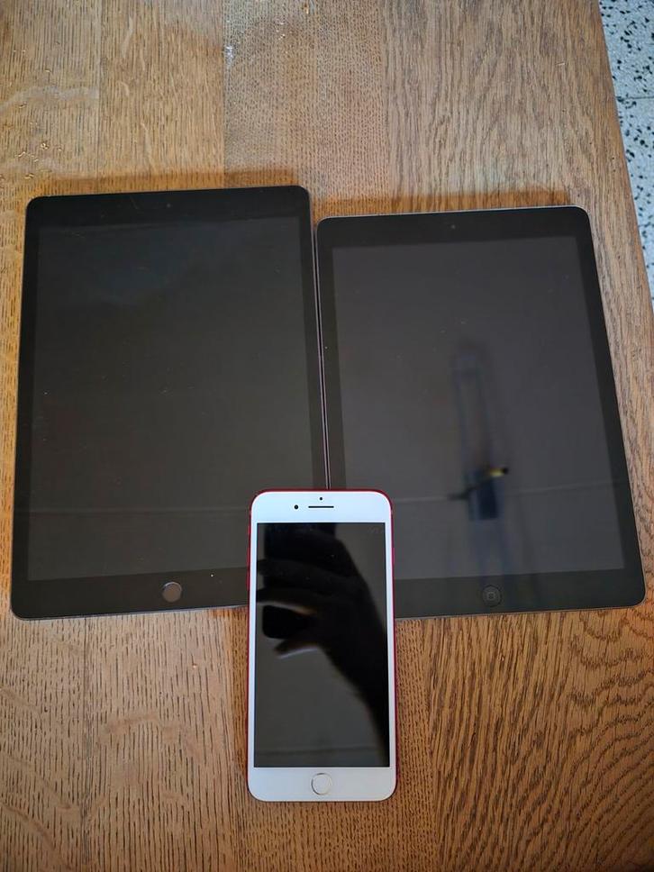 2 ipad + 1iphone ( pour pièce), Informatique & Logiciels, Apple iPad Tablettes