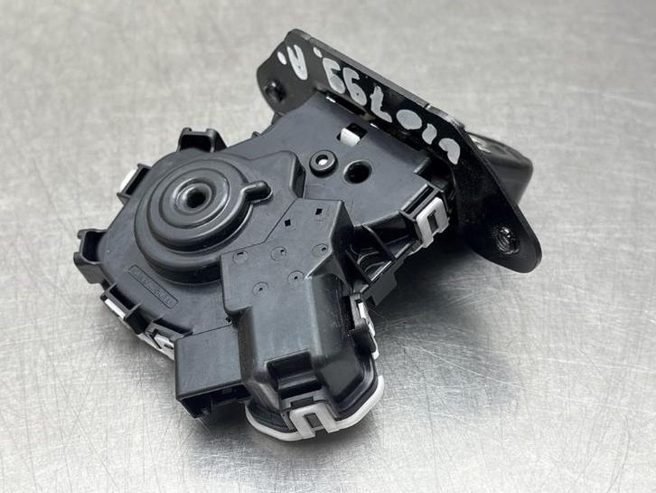 SLOTVANGER ACHTERKLEP Mazda 2 (DJ / DL) (01-2014/02-2018), Auto-onderdelen, Carrosserie, Mazda, Gebruikt