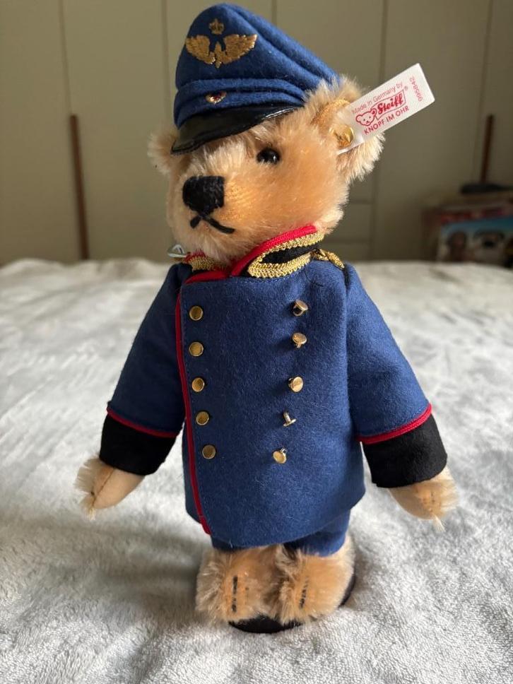 Steiff Karl de Treinconducteur, Verzamelen, Beren en Cherished Teddies, Zo goed als nieuw, Stoffen beer, Steiff, Ophalen of Verzenden