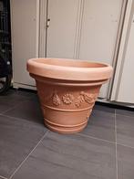 Grote kunststof bloempot in terracotta kleur, Tuin en Terras, Ophalen, Zo goed als nieuw, Kunststof