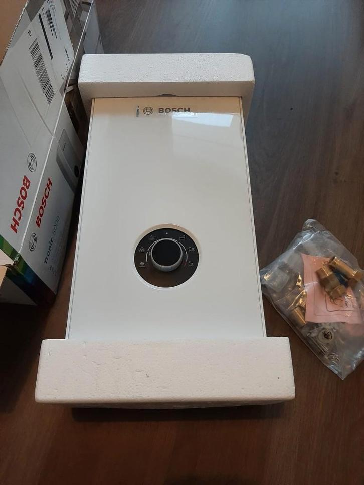 Doorstroomboiler Bosch Tronic 21-24-27 kW (+ garantie), Doe-het-zelf en Bouw, Chauffageketels en Boilers, Nieuw, Boiler, Ophalen