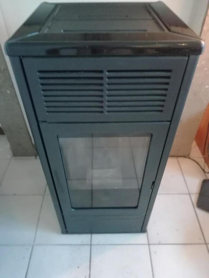 Poêle au pellet Edilkamin Nara Plus 9kw, Doe-het-zelf en Bouw, Verwarming en Radiatoren, Gebruikt, Kachel, Ophalen