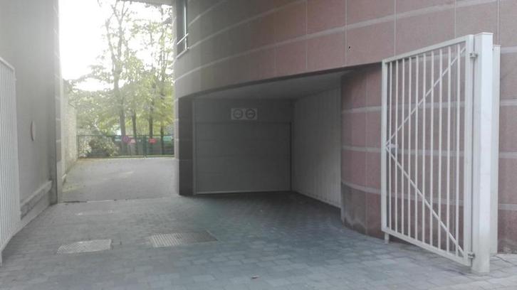 Parking à louer, Immo, Garages en Parkeerplaatsen, Brussel