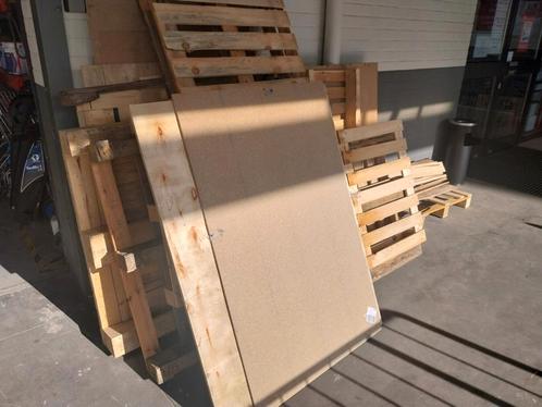 Om Schaarbeekse pallets te doneren, Doe-het-zelf en Bouw, Hout en Planken, Gebruikt, Ophalen