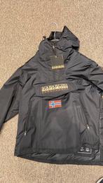 Nieuwe jassen Napapijri, Ophalen