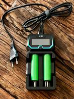 Batterijlader met 2 batterijen, Audio, Tv en Foto, Opladers, Ophalen, Zo goed als nieuw