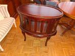 Vintage ovalen vitrinekastje, Antiek en Kunst, Ophalen