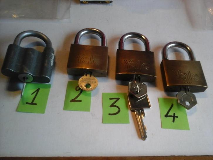 HANGSLOTEN (4 stuks), Doe-het-zelf en Bouw, Hang- en Sluitwerk, Gebruikt, Slot, Koper of Messing, Ophalen of Verzenden