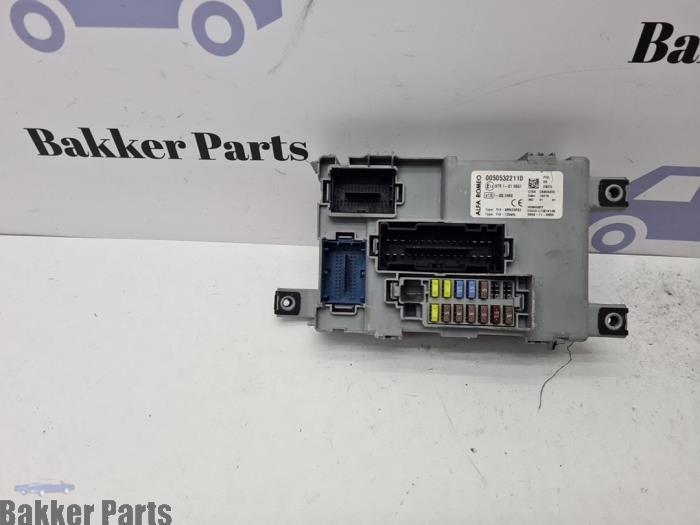 Boîte à fusibles d'un Alfa Romeo Mito, Autos : Pièces & Accessoires, Électronique & Câbles, Alfa Romeo, Utilisé, 3 mois de garantie