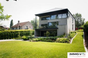 Maison à louer à Waterloo, 8 chambres beschikbaar voor biedingen