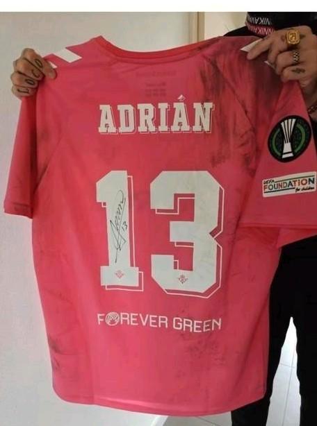 Real Betis matchwornshirt Adrian met certificaat., Verzamelen, Sportartikelen en Voetbal, Zo goed als nieuw, Shirt, Ophalen of Verzenden