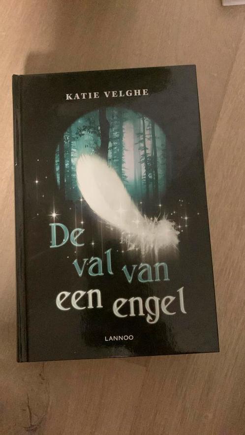 Katie Velghe - De val van een engel, Livres, Livres pour enfants | Jeunesse | 10 à 12 ans, Comme neuf, Enlèvement