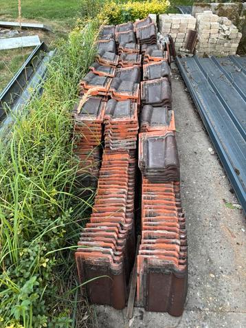 stormpan 993 bruin (30 m2), incl. nokken en gevelpannen beschikbaar voor biedingen
