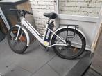 Elektrische stads fiets 1 jaar oud, Fietsen en Brommers, Ophalen, Zo goed als nieuw