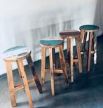 Te koop: 4 barkrukken One World Interiors – Scrapwood, Huis en Inrichting, Barkrukken, Ophalen, 60 tot 90 cm, Zo goed als nieuw