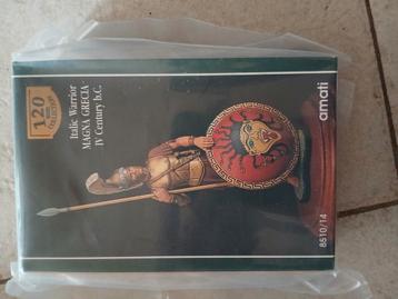 Lot van 3 amati figuren beschikbaar voor biedingen