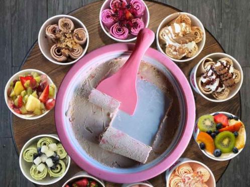 Mikamax ice Cream plaat om zelf ijsrolletjes te maken, Hobby en Vrije tijd, Taarten en Cupcakes maken, Nieuw, Overige typen, Ophalen