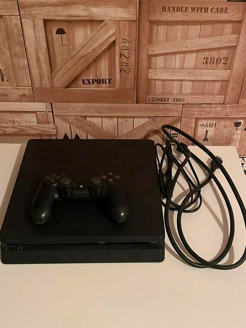 PlayStation 4 Slim 500GB + Controller + Kabel, Games en Spelcomputers, Spelcomputers | Sony PlayStation 4, Zo goed als nieuw, Slim