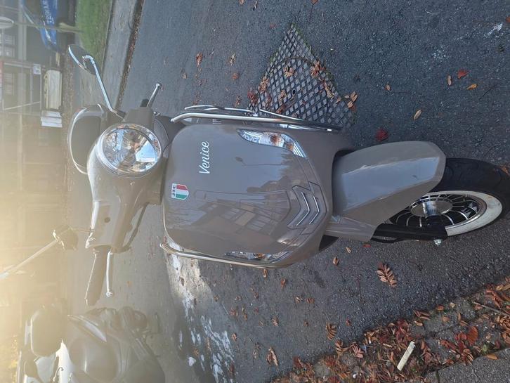 Scooter JTC Venice 2023 – Classe B 50cc – Comme neuf !, Fietsen en Brommers, Scooters | Overige merken, Zo goed als nieuw, Ophalen