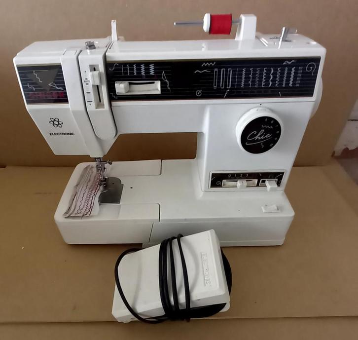 Singer Chic-machine, perfecte staat + garantie, Hobby en Vrije tijd, Naaimachines en Toebehoren, Zo goed als nieuw, Naaimachine