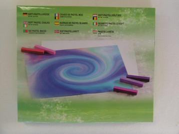 Pastelkrijtjes / doos met 36 softpastels beschikbaar voor biedingen