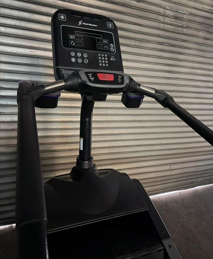 STAR TRAC 8 LOOPBAND + BIKE + CROSSTRAINER + STAIR, Sport en Fitness, Fitnessmaterialen, Zo goed als nieuw, Ophalen of Verzenden