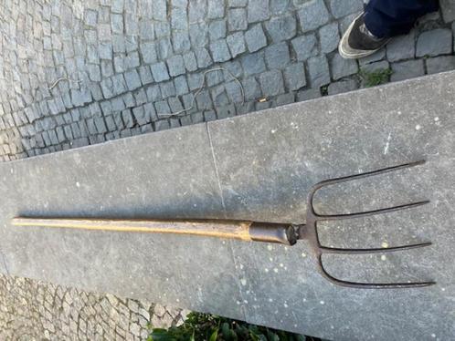 OUDE RIEK. 4 TANDEN.NOG IN ZEER GOEDE STAAT, Tuin en Terras, Hand-tuingereedschap, Gebruikt, Vork, Ophalen of Verzenden