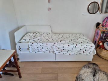 Bed - Flekke - bedbank met twee lades en twee matrassen beschikbaar voor biedingen