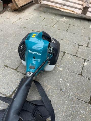 Makita bosmaaier benzine 25,7 cc EM2600U beschikbaar voor biedingen