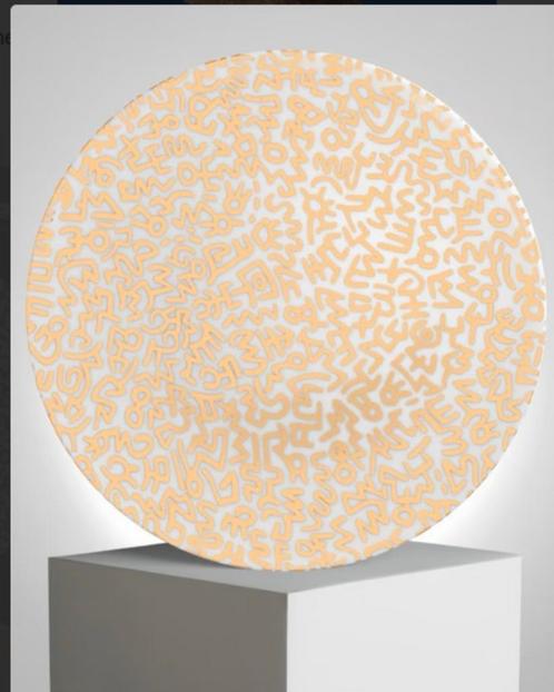 Keith Haring - Handgeschilderd verzamelbord wit/goud Limited, Antiek en Kunst, Kunst | Overige Kunst, Ophalen of Verzenden