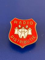 Vintage Radio distributie insigne, Gebruikt, Ophalen of Verzenden, Speldje of Pin, Overige onderwerpen
