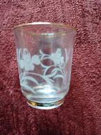 Karaf met drupjes., Enlèvement