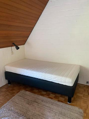 1persoons bed + matras beschikbaar voor biedingen