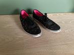 Zwarte Vans met hartjes, maat 40, Kleding | Dames, Schoenen, Zwart, Ophalen of Verzenden, Sneakers, Gedragen