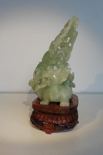 Vintage jade draak handgekerfd beschikbaar voor biedingen