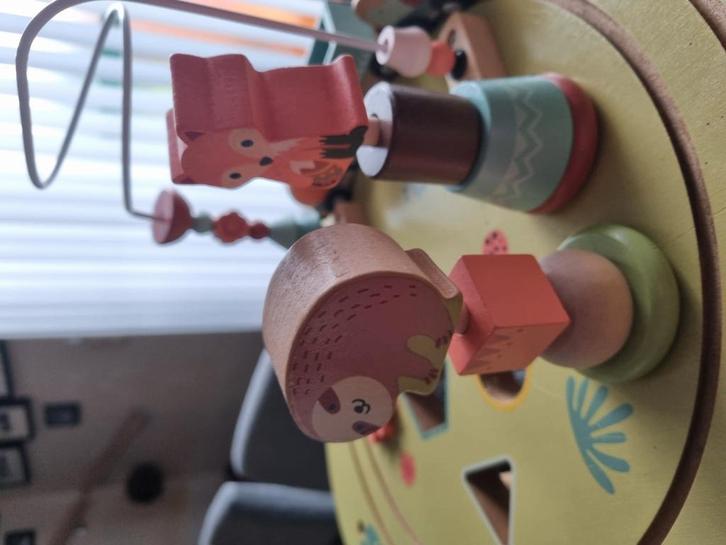 Houten speeltafel voor peuters en kleuters, Kinderen en Baby's, Speelgoed | Speeltafels, Zo goed als nieuw, Ophalen