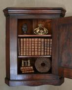 Oude Engelse hoek hangkast, Antiek en Kunst, Ophalen