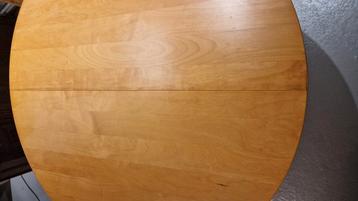 Schitterende uitschuifbare rondovale beukenhouten tafel (4 t beschikbaar voor biedingen