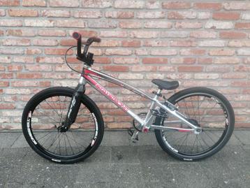 Staystrong junior bmx beschikbaar voor biedingen